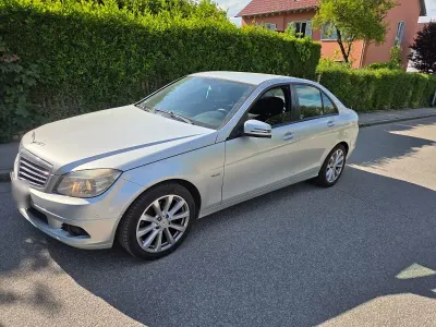 Gebraucht Mercedes C180 Elegance 156 PS (114 kW) 2010 Grau Limousine