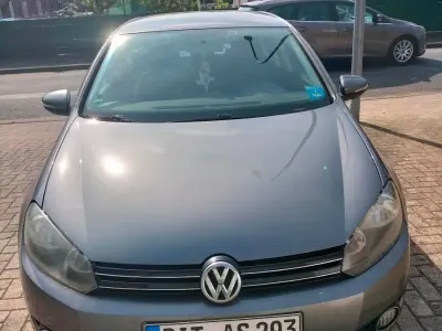 Gebraucht VW Golf VI 140 PS (102 kW) 2010 Grau Kleinwagen