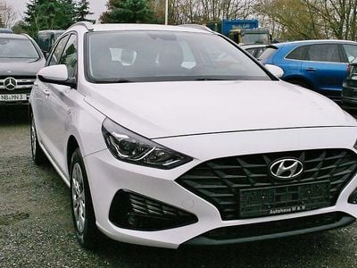 Gebraucht Hyundai i30 Pure 110 PS (80 kW) 2021 Weiß Kombi