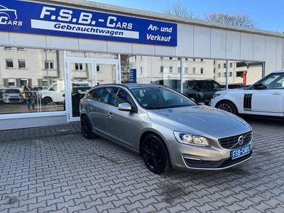 Gebraucht Volvo V60 Business Edition 190 PS (139 kW) 2015 Grau Kombi