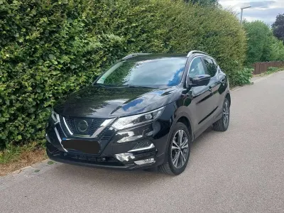 Gebraucht Nissan Qashqai Acenta 163 PS (119 kW) 2018 Schwarz SUV