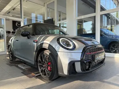 Gebraucht Mini John Cooper Works 231 PS (169 kW) 2024 Melting silver iii Kleinwagen