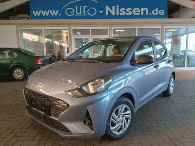 Neu Hyundai i10 Select 63 PS (46 kW) 2025 Rot Kleinwagen