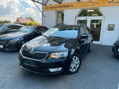 Gebraucht Skoda Octavia Ambition 105 PS (77 kW) 2014 Schwarz Kombi