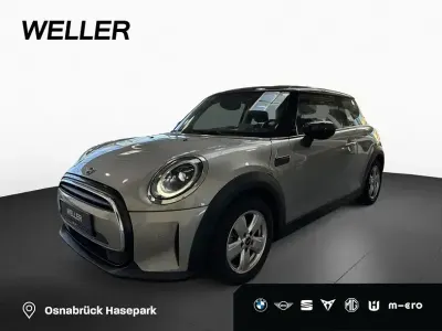 Gebraucht Mini Cooper Essential 136 PS (100 kW) 2023 Melting silver iii (silber) Kleinwagen