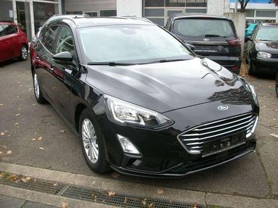 Obsidianschwarz metallic Gebraucht 2021 Ford Focus Titanium X Kombi | 16.990 € (Superpreis)