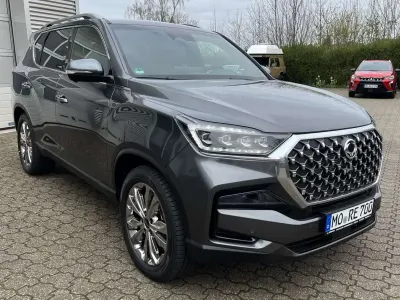 Gebraucht KGM Rexton 203 PS (149 kW) 2026 Marble grey SUV