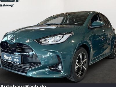Neu Toyota Yaris Hybrid 116 PS (85 kW) 2025 Grün Limousine