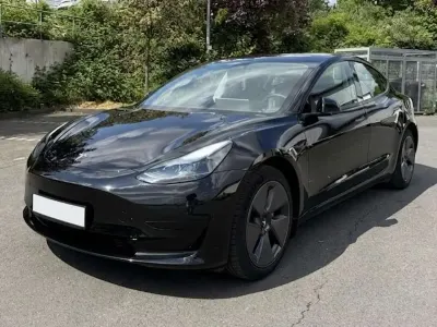 Käytetty Tesla Model 3 RWD 239 kW (325 HP) 2022 Musta Sedan