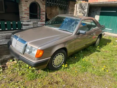 Brugt Mercedes 230 132 HK (97 kW) 1988 Guld Coupe