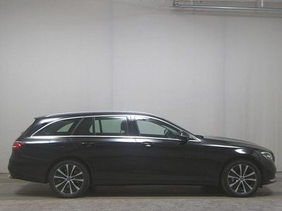 Gebraucht Mercedes E300 Avantgarde 306 PS (225 kW) 2022 Schwarz Kombi