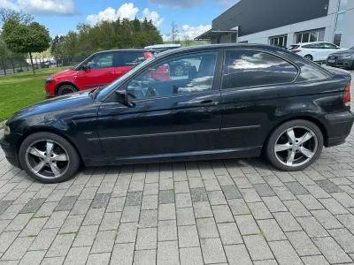Begagnad BMW 318 Sport Line 143 HK (105 kW) 2003 Svart Sportkupé