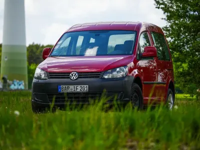 Gebraucht VW Caddy Highline 102 PS (75 kW) 2016 Rot Van / Kleinbus