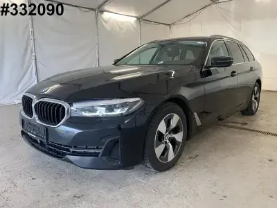 Gebraucht BMW 520 190 PS (139 kW) 2023 Black sapphire metallic Kombi