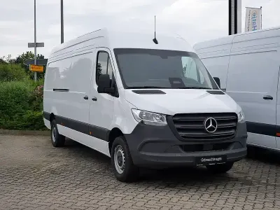 Gebraucht Mercedes Sprinter 170 PS (125 kW) 2025 Arktikweiß Van