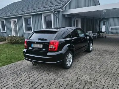 Gebraucht Dodge Caliber 150 PS (110 kW) 2010 Schwarz Kleinwagen