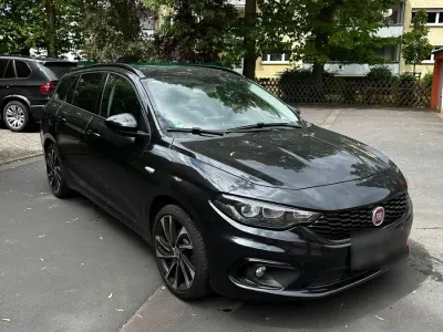 Gebraucht Fiat Tipo 95 PS (69 kW) 2018 Schwarz Kombi