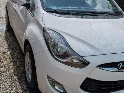 Gebraucht Hyundai ix20 Classic 90 PS (66 kW) 2012 Weiß Kleinwagen