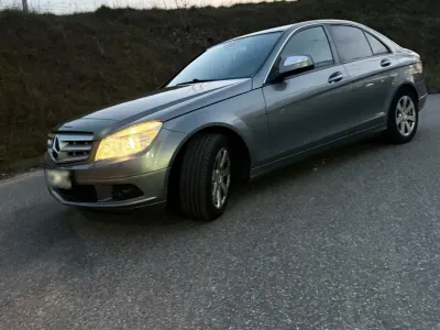 Gebraucht Mercedes C200 187 PS (137 kW) 2007 Grau Limousine