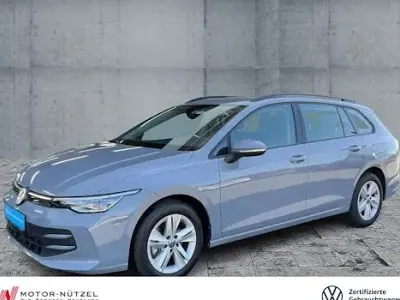Gebraucht VW Golf VIII Life 116 PS (85 kW) 2025 Mondsteingrau Kombi