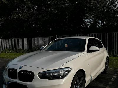 Gebraucht BMW 116 Sport Line 109 PS (80 kW) 2016 Weiß Kleinwagen