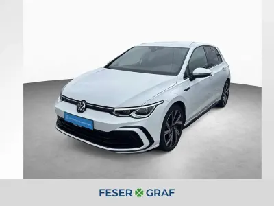 Używany VW Golf VIII R-line 131 KM (96 kW) 2022 Biały Sedan/Limuzyna