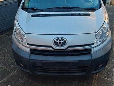 Gebraucht Toyota Proace 128 PS (94 kW) 2014 Silber Van / Kleinbus