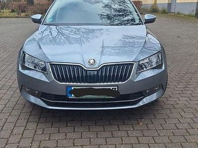 Gebraucht Skoda Superb LAURIN & KLEMENT 190 PS (139 kW) 2016 Grau Kombi
