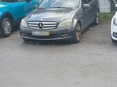 Gebraucht Mercedes 200 136 PS (100 kW) 2009 Grau Kombi