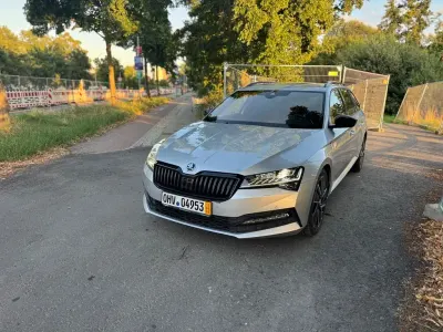 Gebraucht Skoda Superb SportLine 150 PS (110 kW) 2022 Silber Kombi