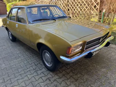 Używany Opel Rekord 67 KM (49 kW) 1973 Złoty Sedan/Limuzyna