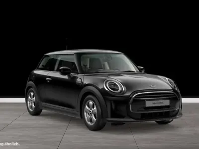 Gebraucht Mini Cooper Hatch 136 PS (100 kW) 2023 Midnight black Kleinwagen