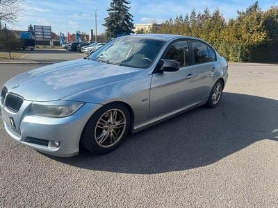 Gebraucht BMW 318 143 PS (105 kW) 2009 Blau Limousine