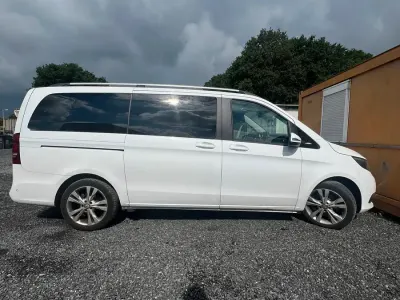 Gebraucht Mercedes V220 190 PS (139 kW) 2017 Weiß Van / Kleinbus