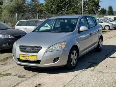 Gebraucht Kia Ceed Sportswagon LX 109 PS (80 kW) 2009 Silber Kombi