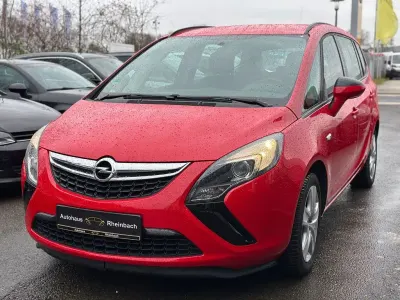 Gebraucht Opel Zafira Tourer Edition 131 PS (96 kW) 2014 Rot Van / Kleinbus