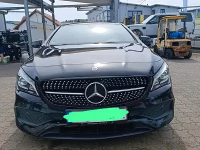 Gebraucht Mercedes 180 AMG line 122 PS (89 kW) 2017 Schwarz Limousine