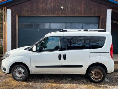 Gebraucht Fiat Doblò Lounge 120 PS (88 kW) 2015 Weiß Van / Kleinbus