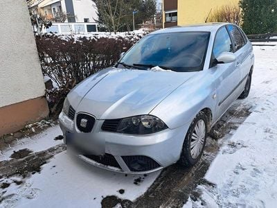 Grau Gebraucht 2007 Seat Ibiza Kleinwagen | 2.440 € (Etwas zu teuer)