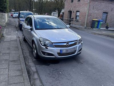 Second-hand Opel Astra Sport 140 CP (102 kW) 2007 Argintiu Berlinǎ