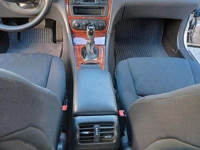 Second-hand Mercedes C200 Elegance 122 CP (89 kW) 2003 Galben Berlinǎ