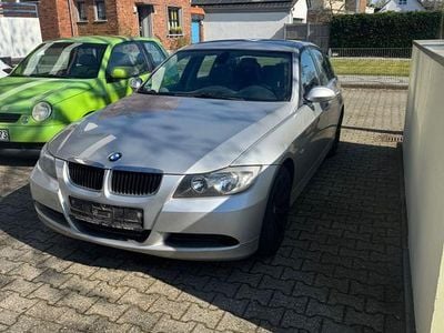 Gebraucht BMW 320 150 PS (110 kW) 2005 Silber Limousine