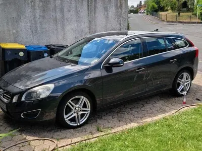 Gebraucht Volvo V60 Summum 205 PS (150 kW) 2011 Grau Kombi