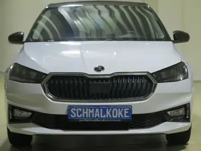 Gebraucht Skoda Fabia Ambition 110 PS (80 kW) 2022 Bila moon/moon white Kleinwagen