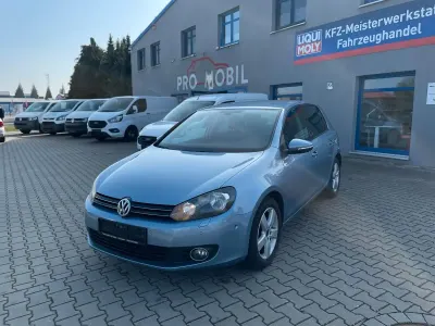 Gebraucht VW Golf VI Team 122 PS (89 kW) 2011 Blau Kleinwagen