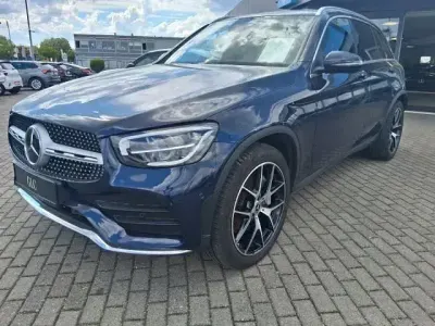 Używany Mercedes GLC300e AMG line 306 KM (225 kW) 2021 Niebieski SUV