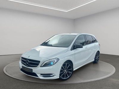 Weiß Gebraucht 2012 Mercedes B200 Sport Van / Kleinbus | 14.999 € (Etwas zu teuer)