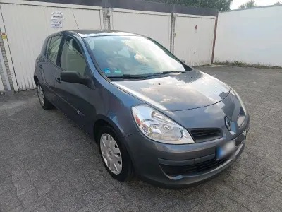 Gebraucht Renault Clio 75 PS (55 kW) 2005 Grau Kleinwagen