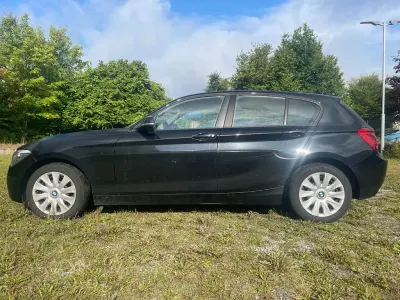 Gebraucht BMW 116 Advantage 116 PS (85 kW) 2014 Schwarz Kleinwagen