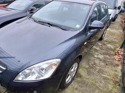 Grau Gebraucht 2009 Kia Ceed Vision Kleinwagen | 2.990 € (Guter Preis)